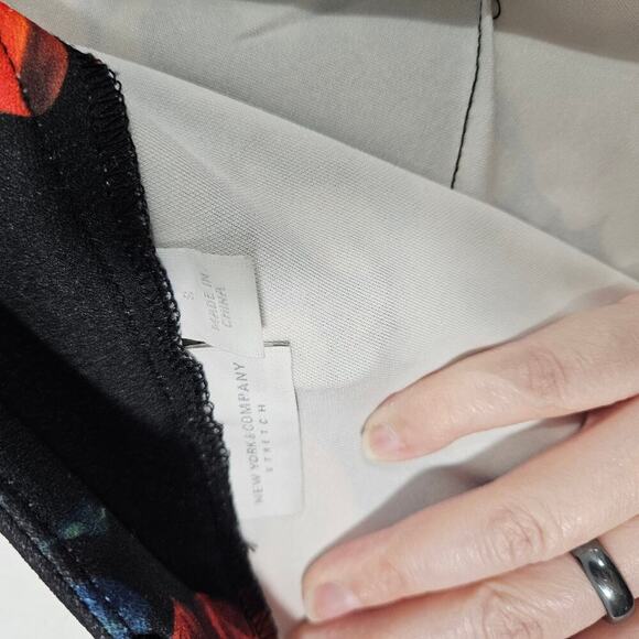 New York & Company Floral Knee-Length Bodycon Sleeveless Dress Size Small - Picture 10 of 10